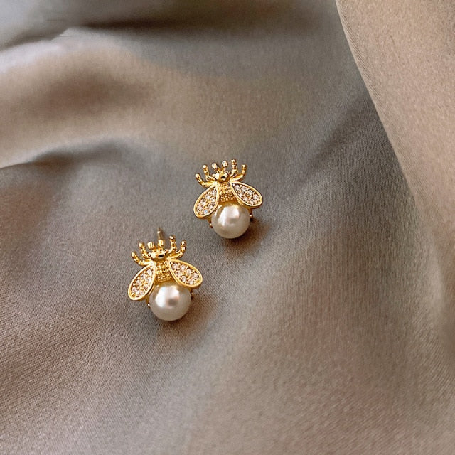 Oh so cute Honey Bee Pearl Earrings-Roar Respectfully